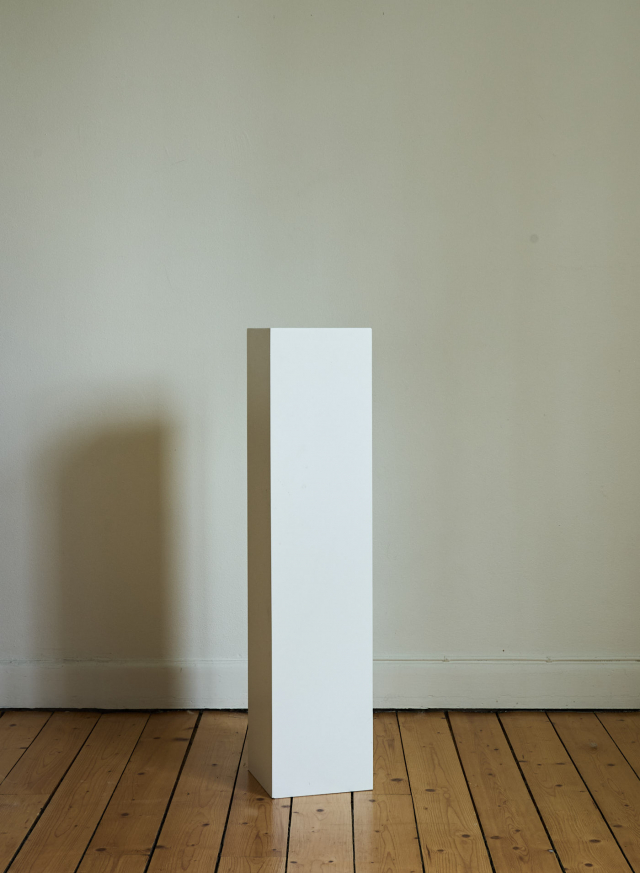 Pedestal Snow White