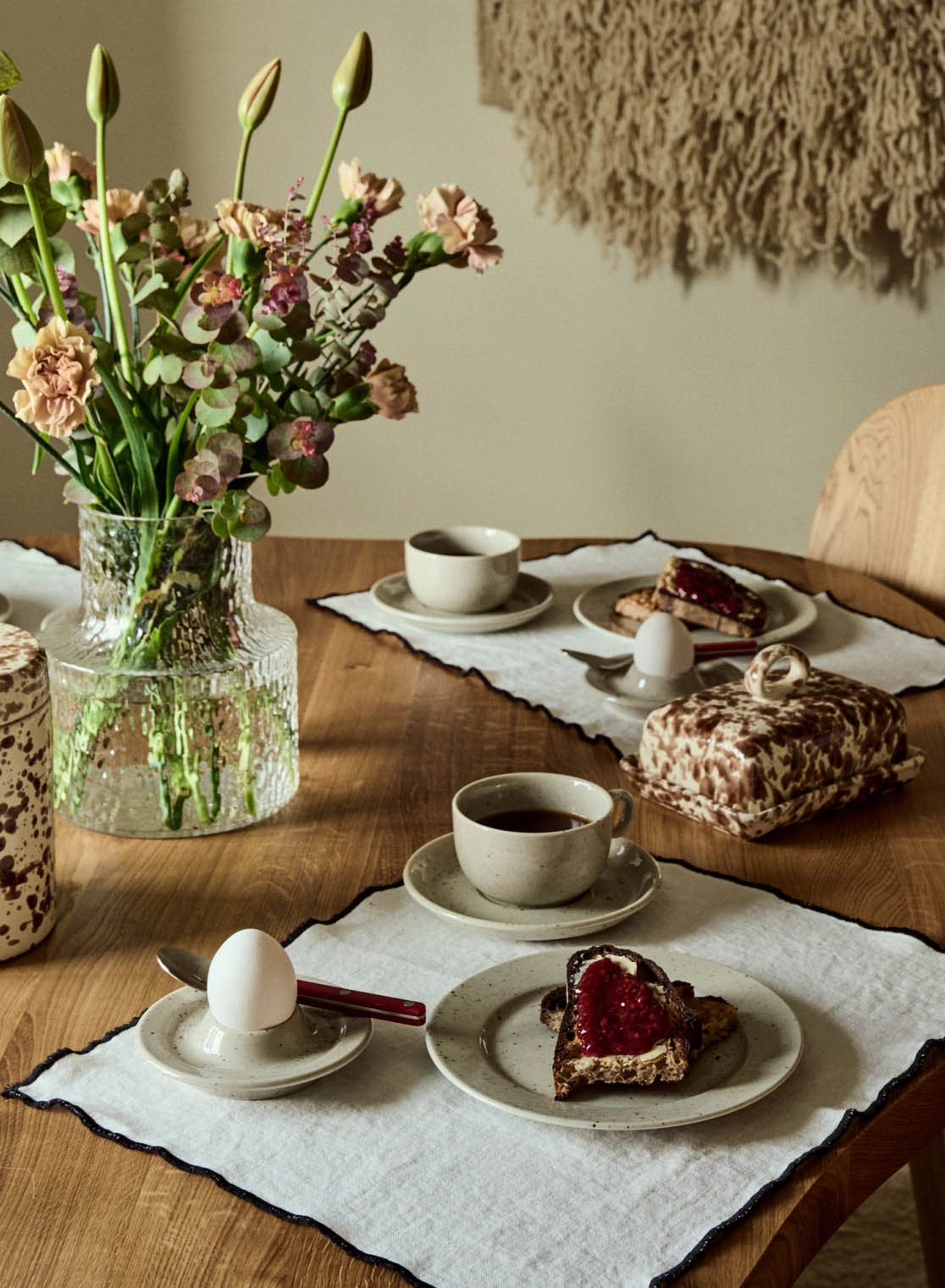 Lilien — timeless porcelain from Tambur