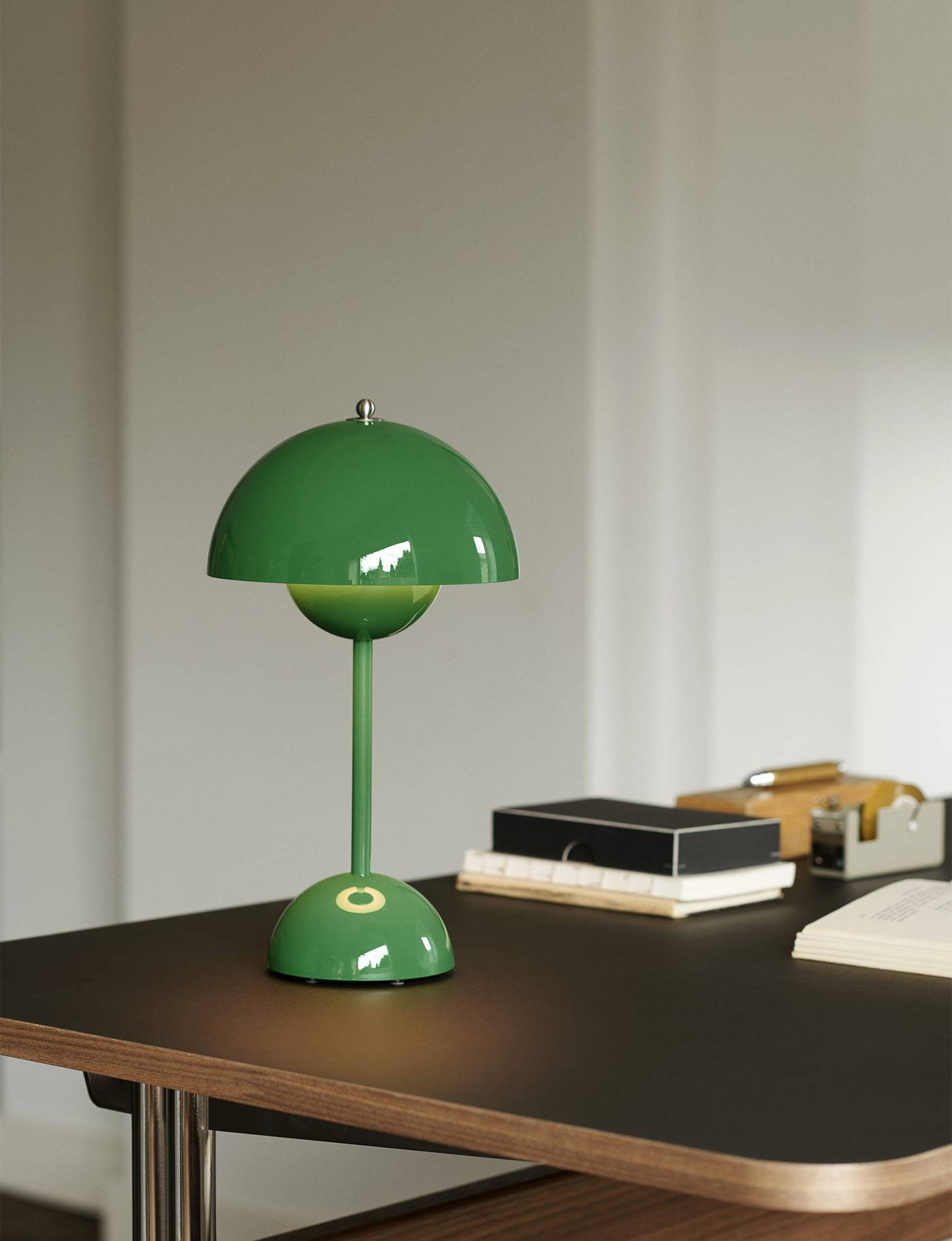 Flowerpot VP9 Portable Table Lamp Signal Green