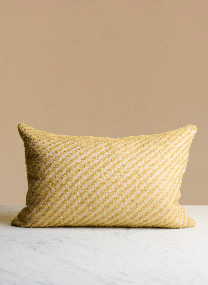 Cushion 40X60 Brera Ocher in the group Details / Textile / Decorative Pillows at Tambur Store AB (ASTBR524040X60)