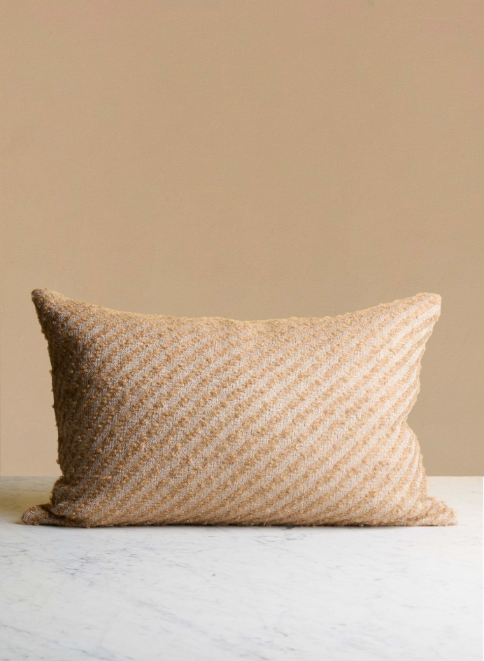 Cushion 40X60 Brera Brown in the group Details / Textile / Decorative Pillows at Tambur Store AB (ASTBR813640X60)