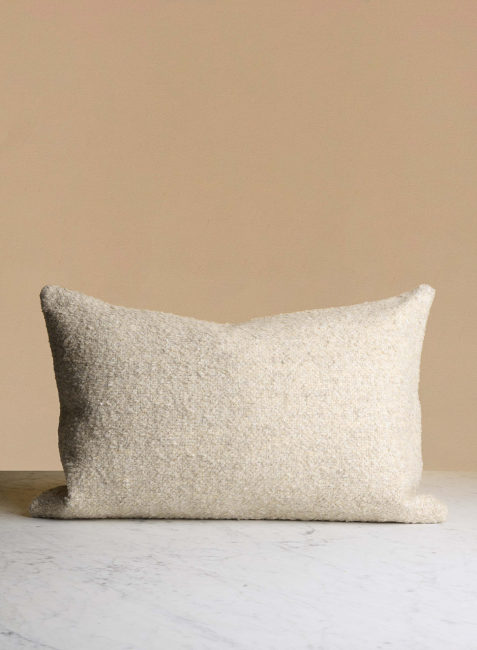 Cushion 40x60 Mons Eggshell in the group Details / Textile / Decorative Pillows at Tambur Store AB (ASTMO313240X60)