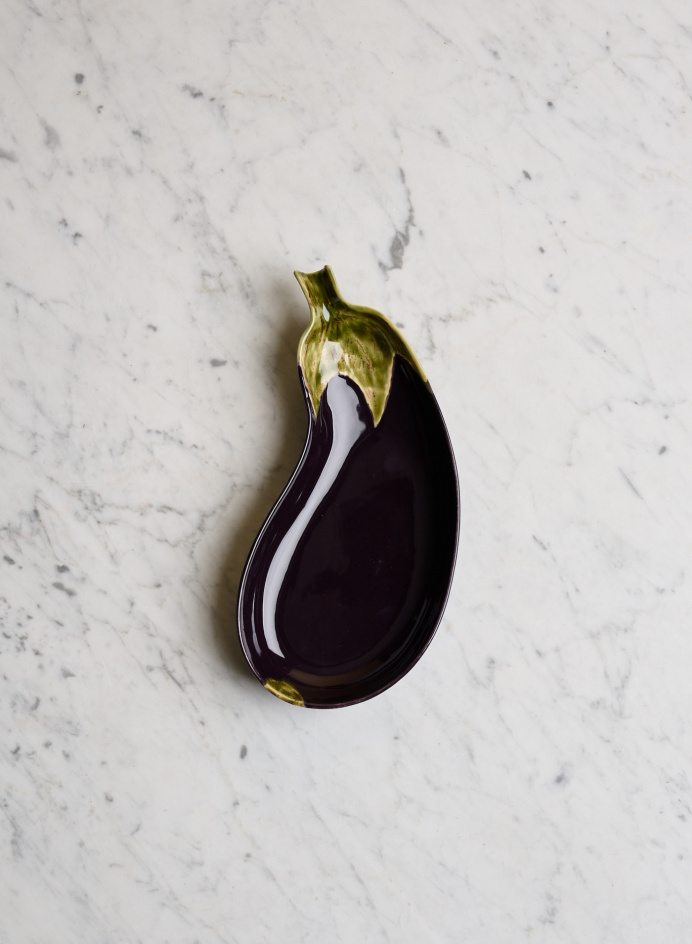 Serving Platter Aubergine in the group KITCHEN / Porcelain / Platter at Tambur Store AB (BOD65020322)