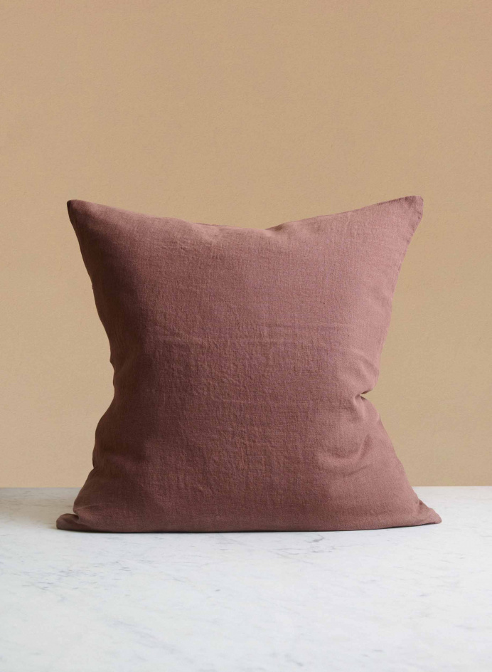 Linen Cushion Chocolate in the group Details / Textile / Decorative Pillows at Tambur Store AB (LNGBACC03376)