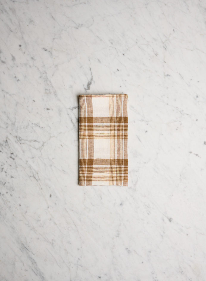 Linen Napkin Caramel Checks in the group Kitchen / Table setting / Kitchen Textiles at Tambur Store AB (LNGSTTN22175)