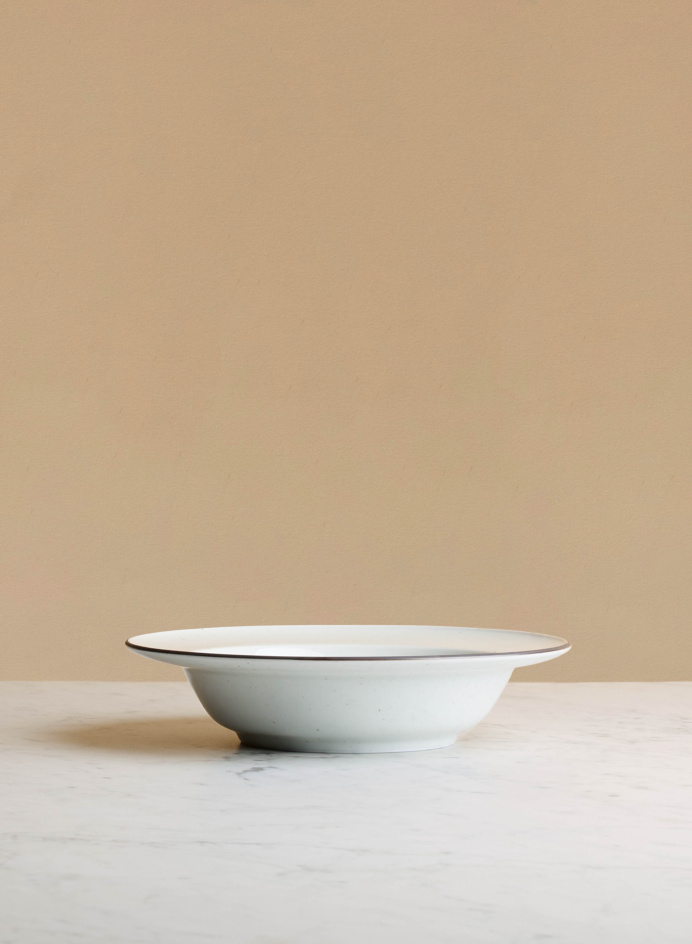 Deep Plate Ovanåker Brown in the group Kitchen / Porcelain / Deep plates at Tambur Store AB (MAN985a)