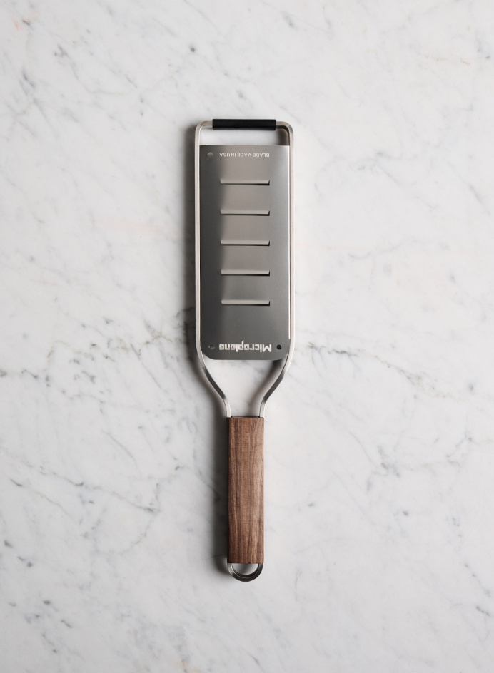 Grater Large Shaver Walnut in the group Kitchen / Cooking / Kitchen utensils at Tambur Store AB (MIC43306E)