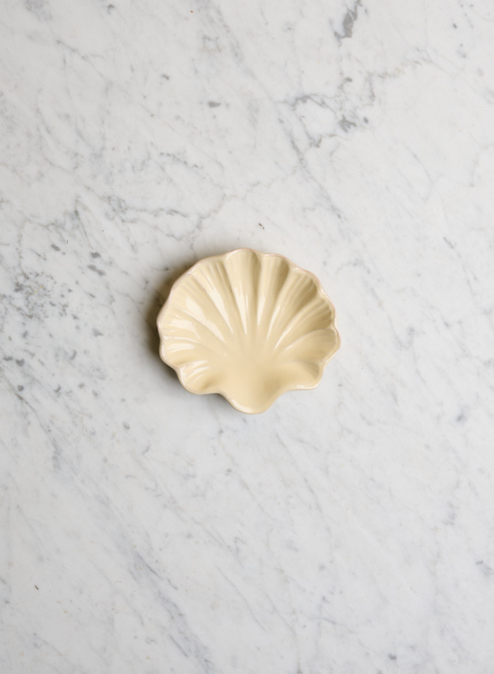 Shell dish in the group Kitchen / Porcelain / Platter at Tambur Store AB (NFS033CSS)