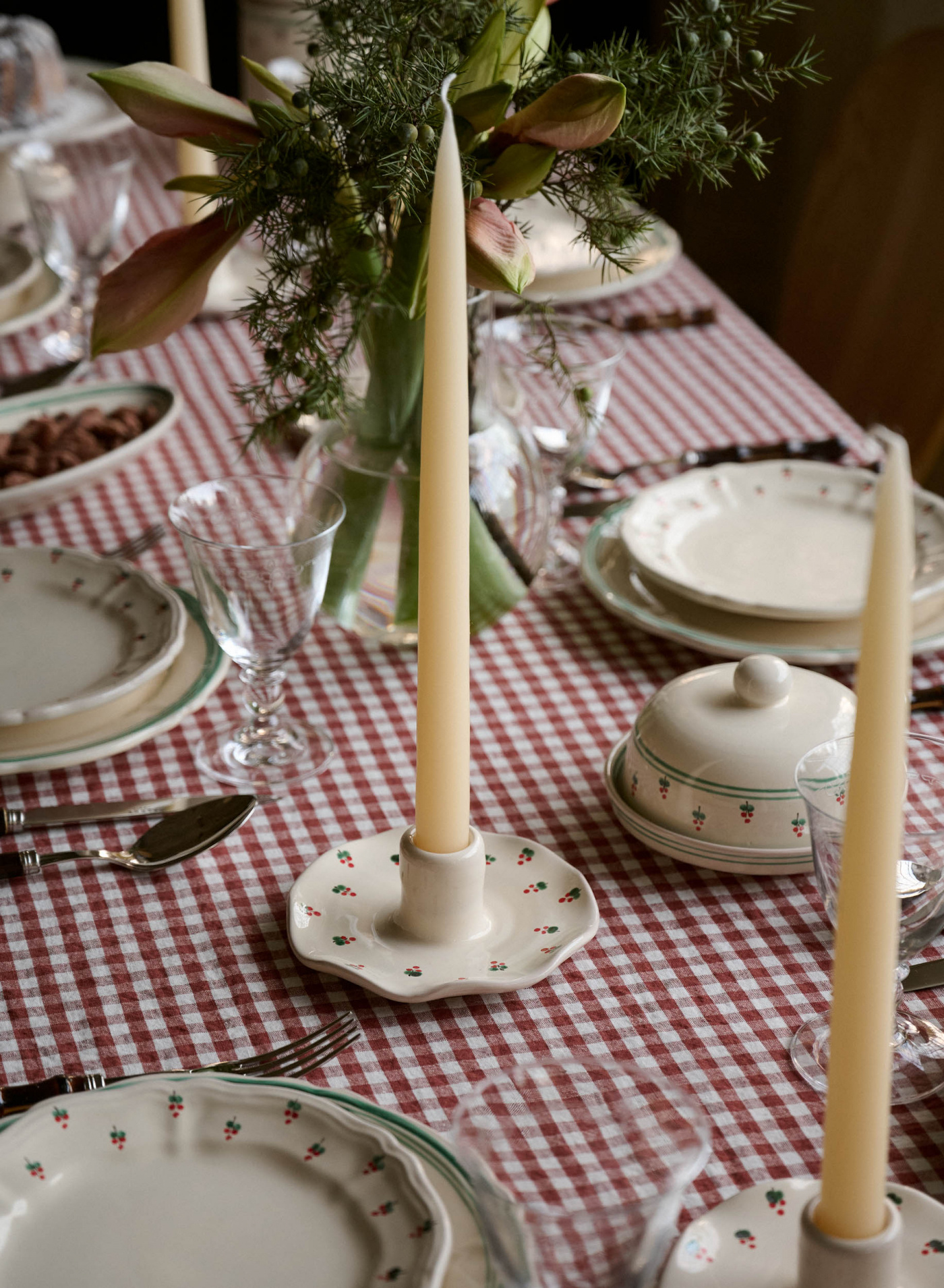 Plate 20 cm Baccellato Fiore Rosso Plate 20 cm Baccellato Fiore Rosso