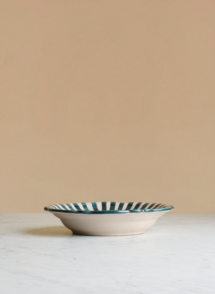 Pasta Plate Baccellato Righe Verde in the group Kitchen / Porcelain / Deep plates at Tambur Store AB (NFS20BF24STRISCV)