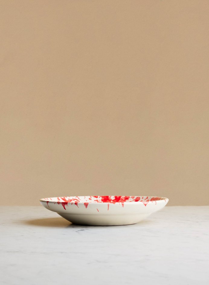 Deep Plate Spruzzi Red in the group Kitchen / Porcelain / Deep plates at Tambur Store AB (NFS20F23SMRS)