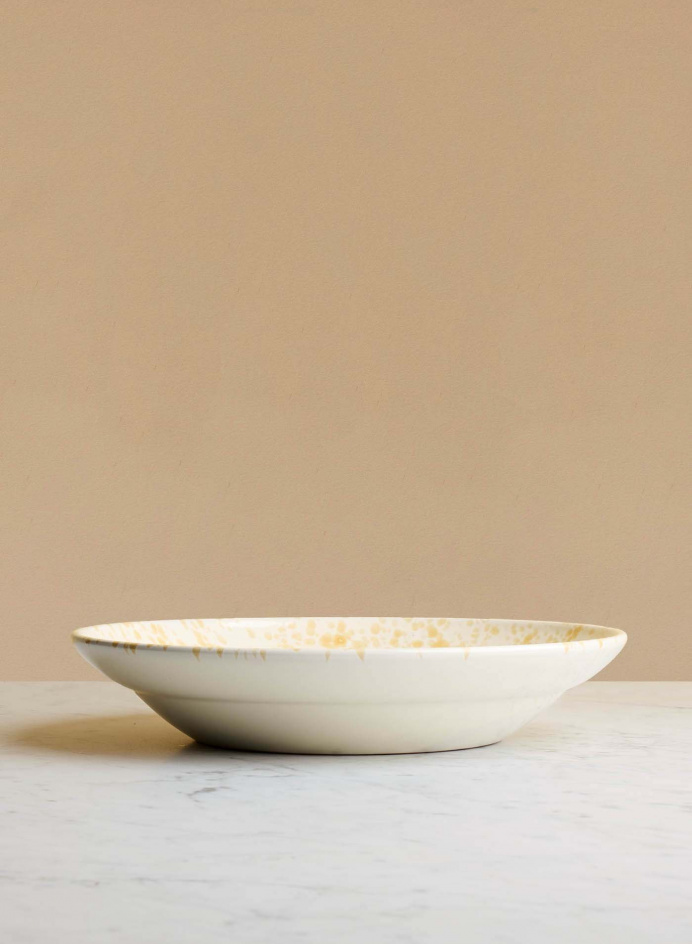 Server Spruzzi Ambra in the group Kitchen / Porcelain / Serving bowls at Tambur Store AB (NFS20F34SMG)