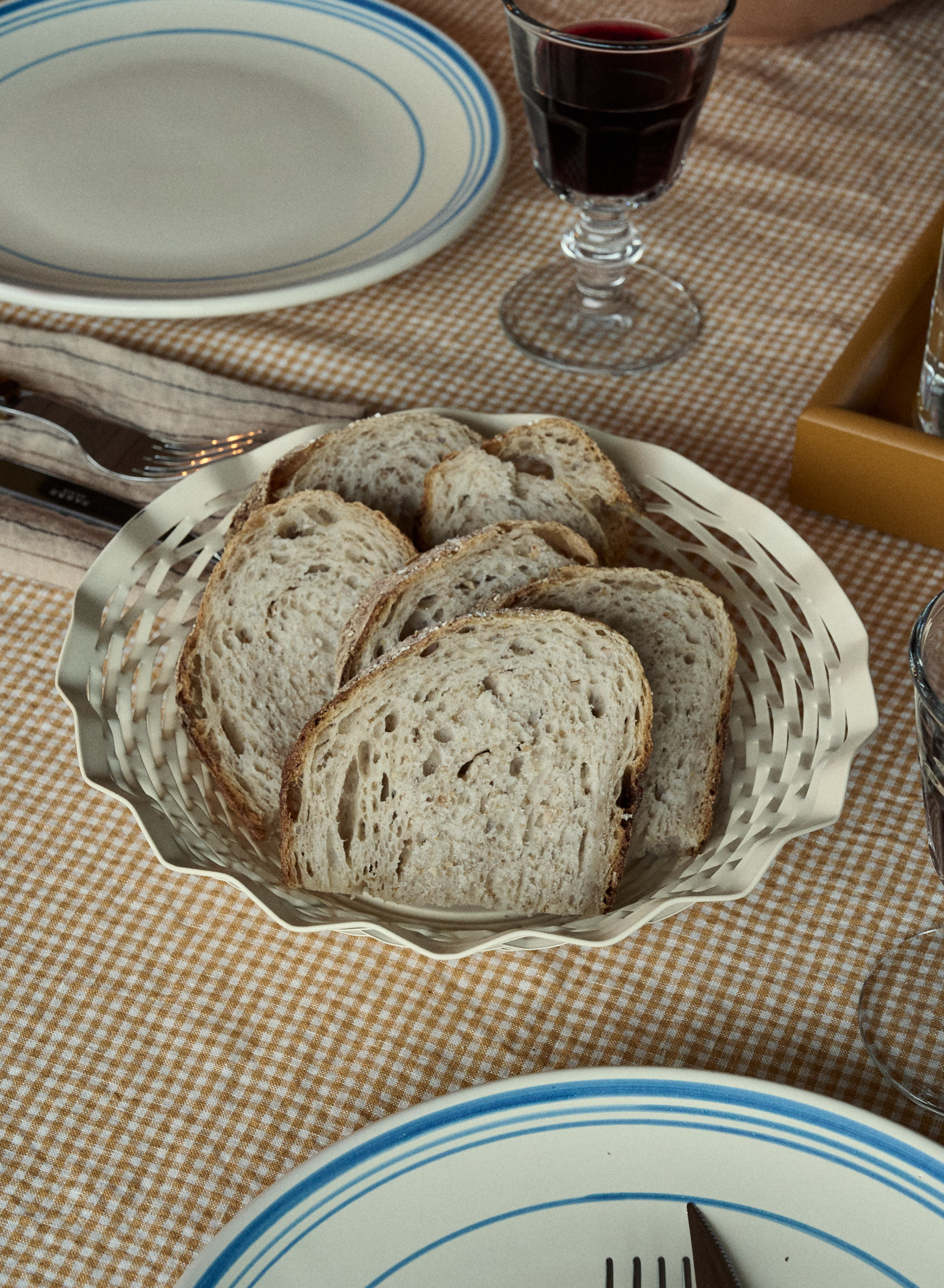 Bread Basket Creme